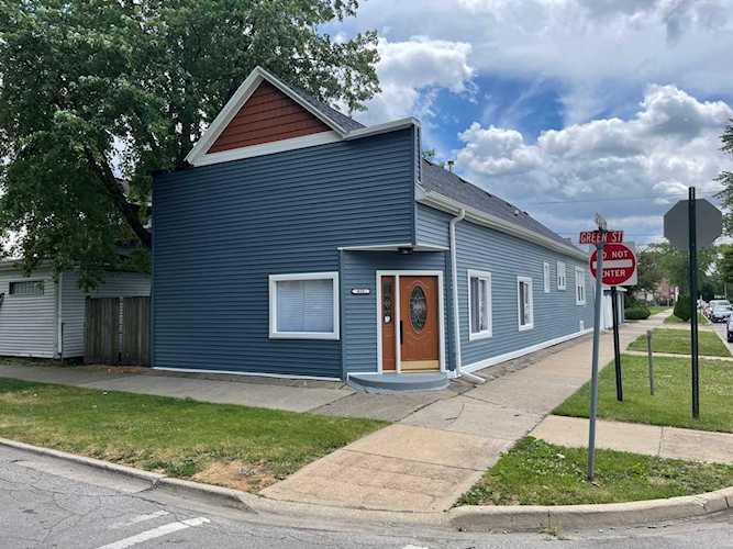 825 W 123rd St Calumet Park, IL 60827