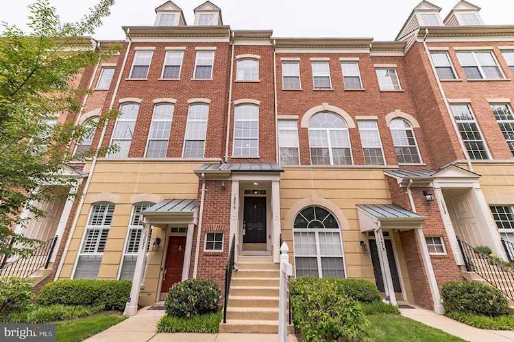 12079 Trumbull Way Reston, VA 20190 | MLS VAFX1191806 Photo 1