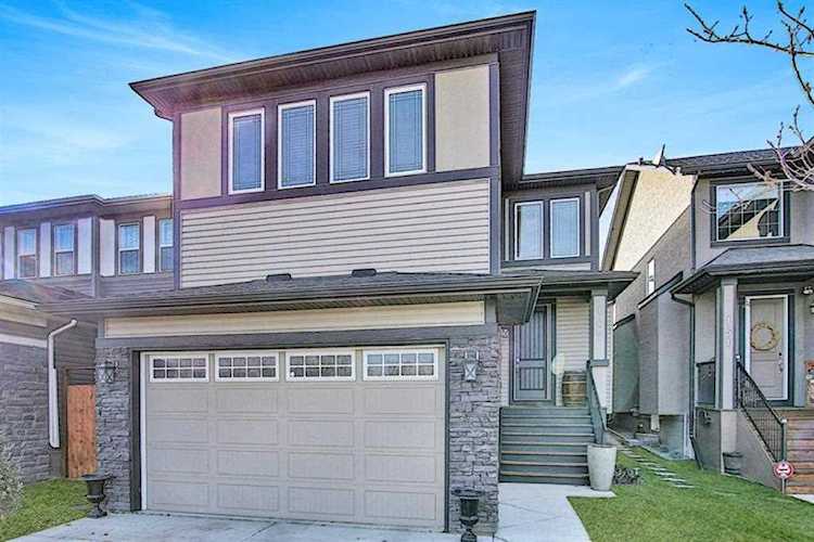 147 Bayview St SW Airdrie, AB T4B 3X7