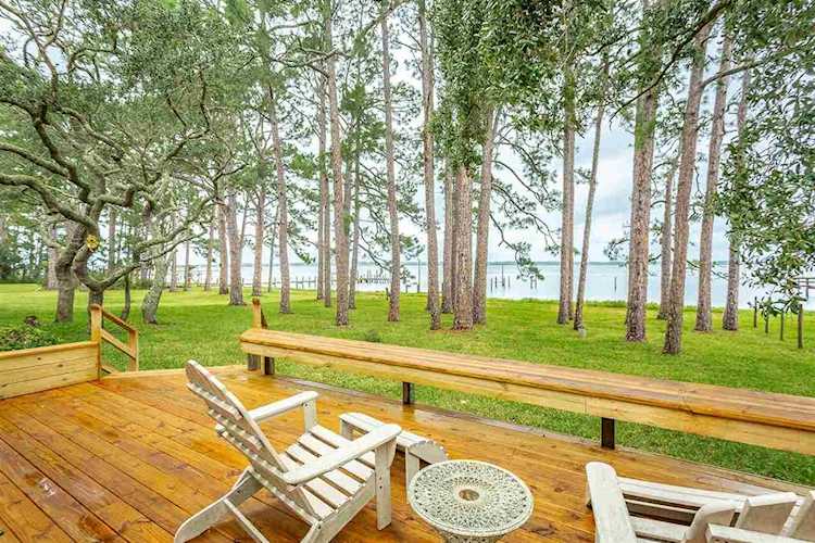 2739 Surf Rd Ochlockonee Bay, FL 32346