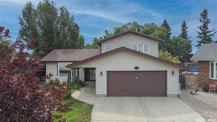 2731 Corbett Rd Regina, SK S4R 8J1