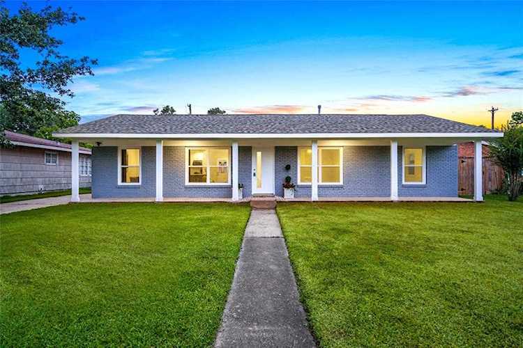 9716 Long Branch Ln Houston, TX 77055