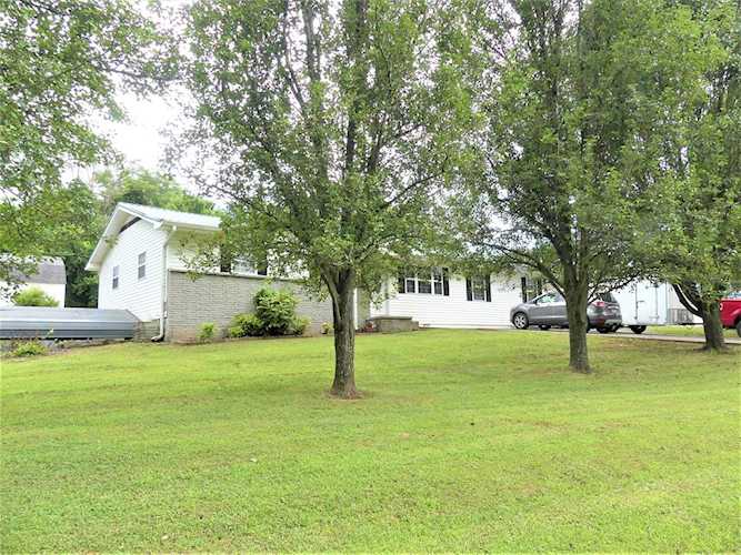 104 Short St Etowah, TN 37331