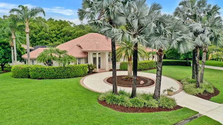 8787 Estate Drive West Palm Beach, FL 33411