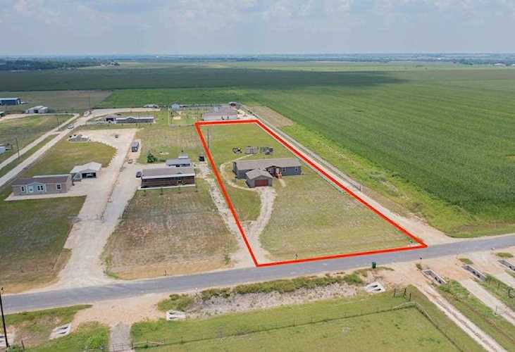 4313 County Road 406 Taylor, TX 76574