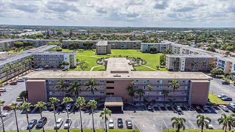 2615 NE 1st Court #407 Boynton Beach, FL 33435