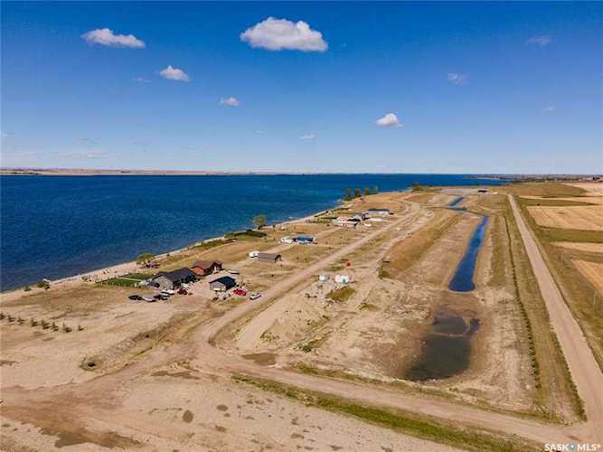 2 Sunset Acres Rd Last Mountain Lake East Side, SK S0G 0Z0