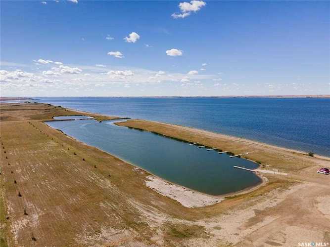 6 Sunset Acres Rd Last Mountain Lake East Side, SK S0G 0Z0