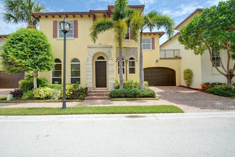 103 Via Poinciana Lane Boca Raton, FL 33487