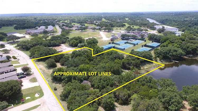 5015 Elms Court Granbury, TX 76049