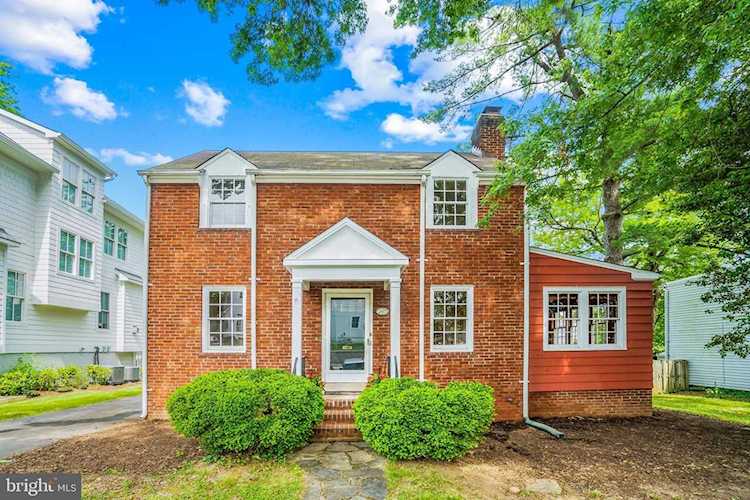 2027 Utah St Arlington, VA 22207