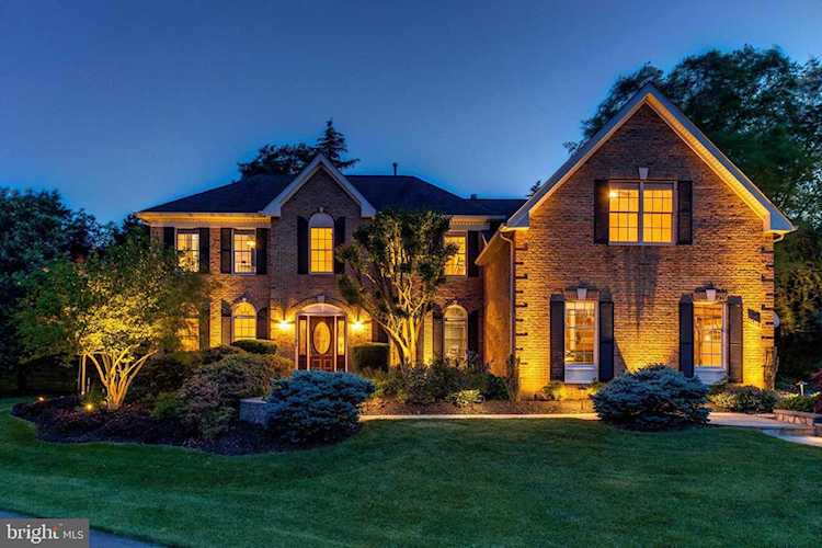 1712 Broadfield Ln Vienna, VA 22182