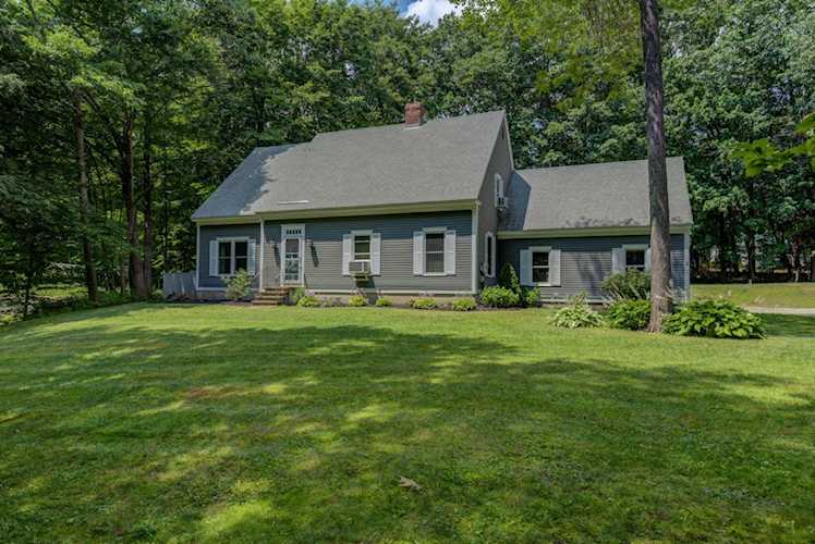 4 Pemberly DrWindhamME04062home for sale Photo 1