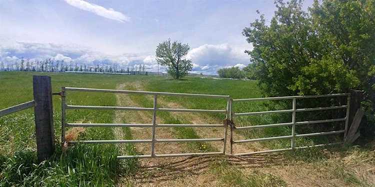 32 Street West Rural Foothills County, AB T0L 1H0