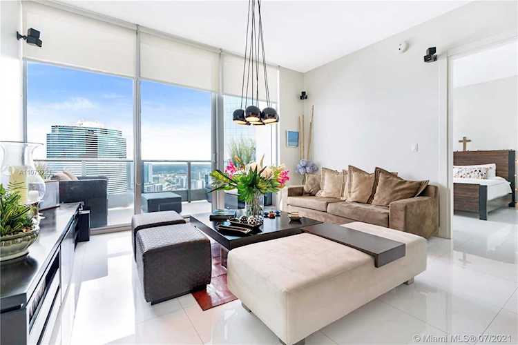 200 Biscayne Boulevard Way #4912 Miami, FL 33131