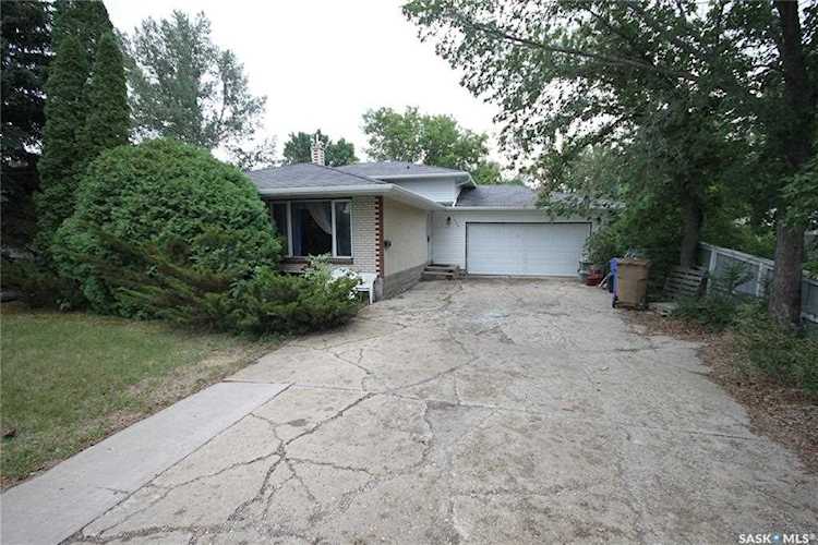 440 Dalgliesh Dr Regina, SK S4R 6M7