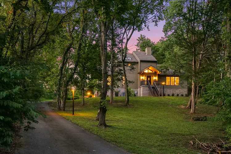 2511 Westfield Dr Lebanon, TN 37090