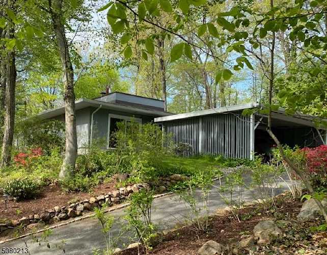 324 Maple St New Providence Boro, NJ 07974