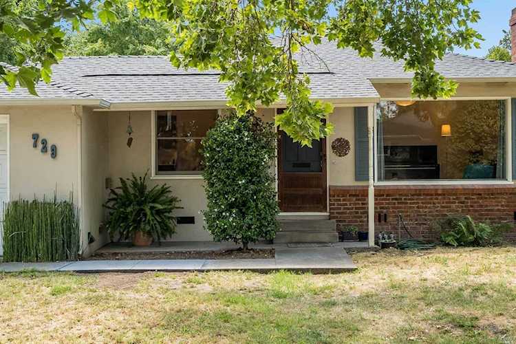 729 Brentwood Drive Santa Rosa, CA 95405
