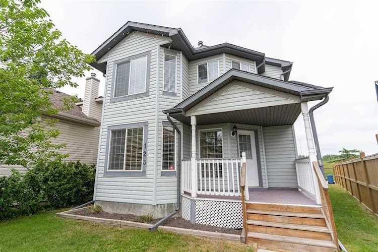 123 Citadel Acres Close NW Calgary, AB T3G 5A8
