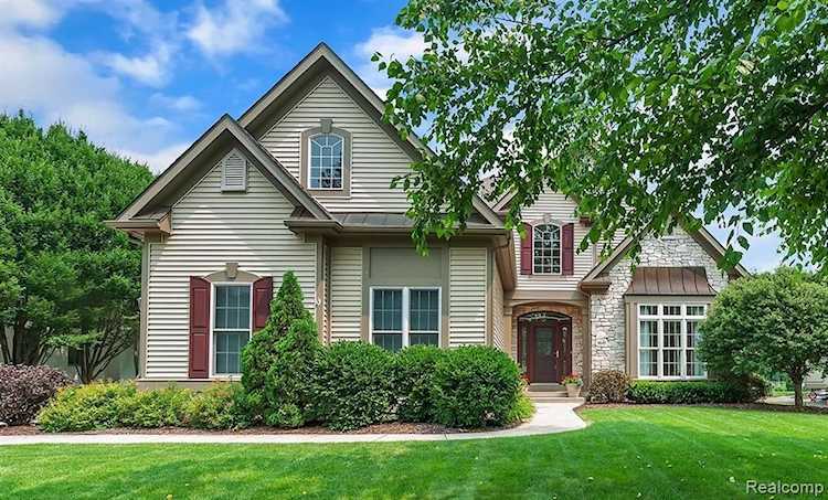 8649 Bonaventure Dr Green Oak Twp, MI 48116 | MLS 2210054948 Photo 1