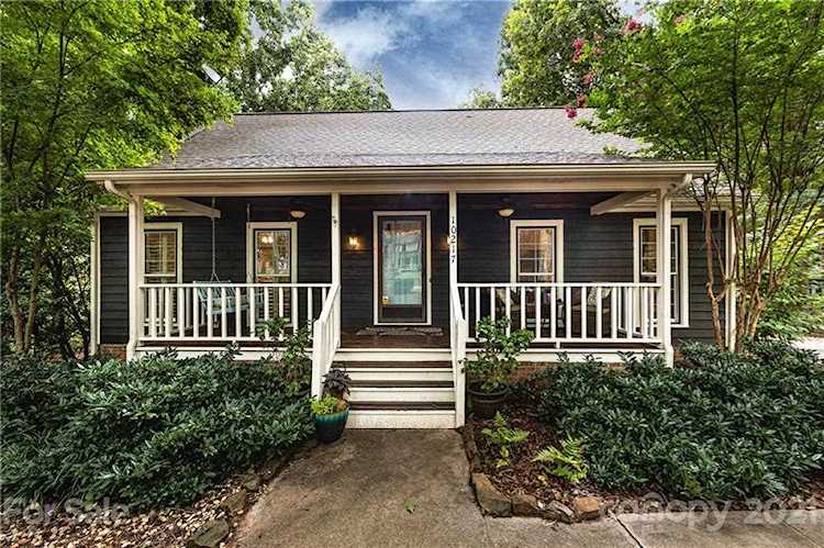10217 Rocking Chair Rd Matthews, NC 28105