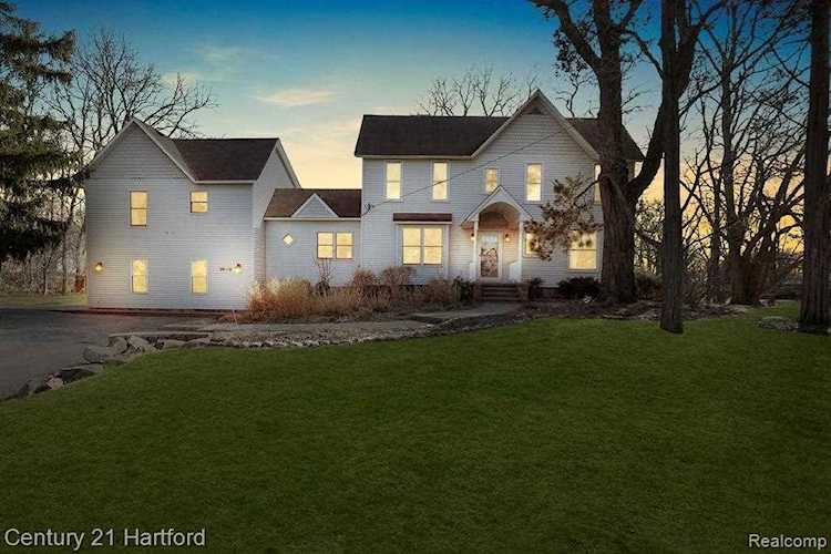 26002 Farmington Rd Farmington Hills, MI 48334