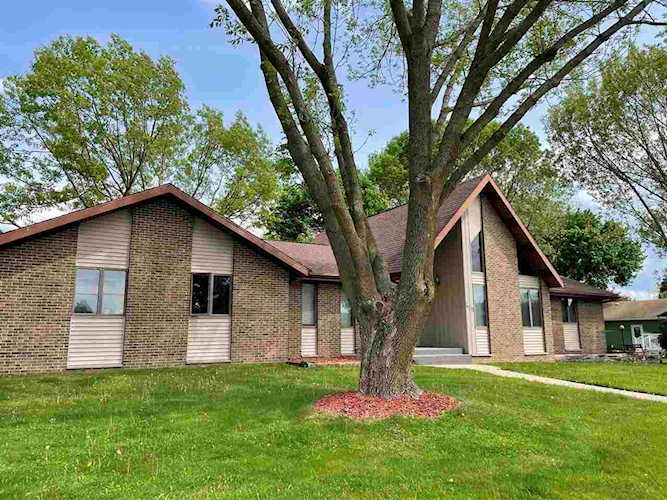 409 Brandon St Waupun, WI 53963 | MLS 1909749 Photo 1