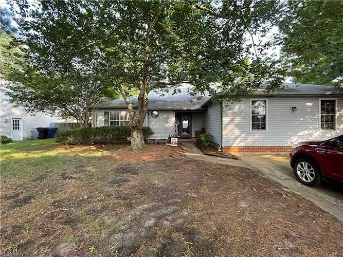 1613 Flammarion Ct Virginia Beach, VA 23452