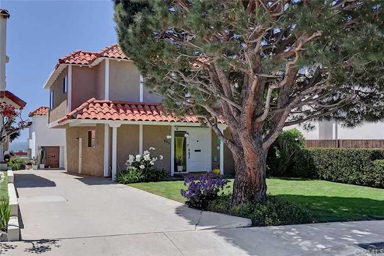 409 Hopkins Ave Hermosa Beach, CA 90254