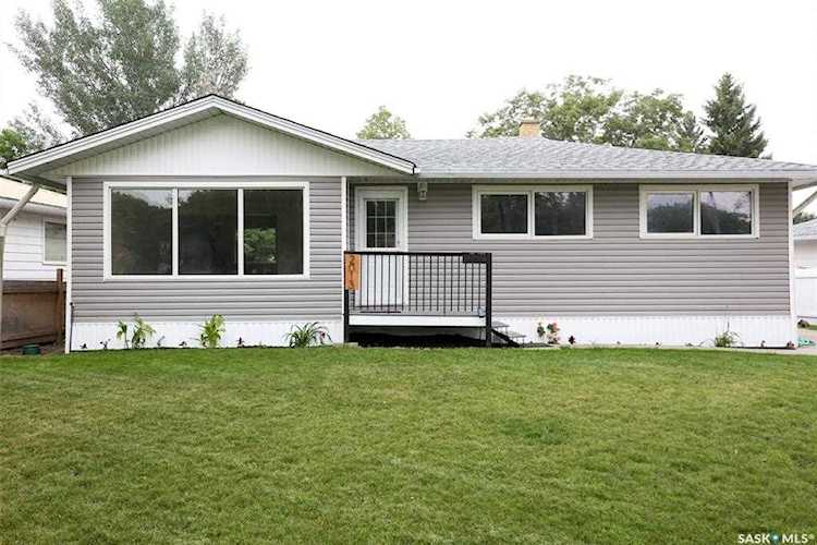 2013 Grant Dr Regina, SK S4S 4V8