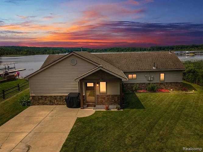 9451 Dexter Pinckney Rd Dexter Twp, MI 48169 | MLS 2210058235 Photo 1