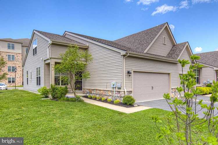 9 Fountainview Dr Newark, DE 19713