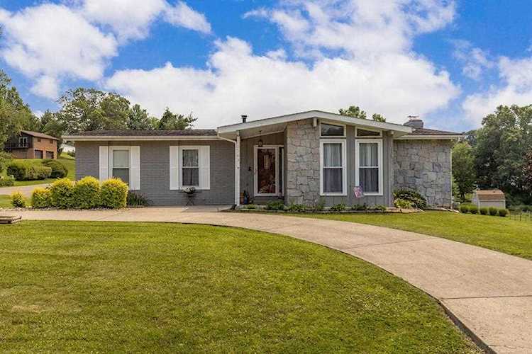 1763 Evergreen Court Heath, OH 43056