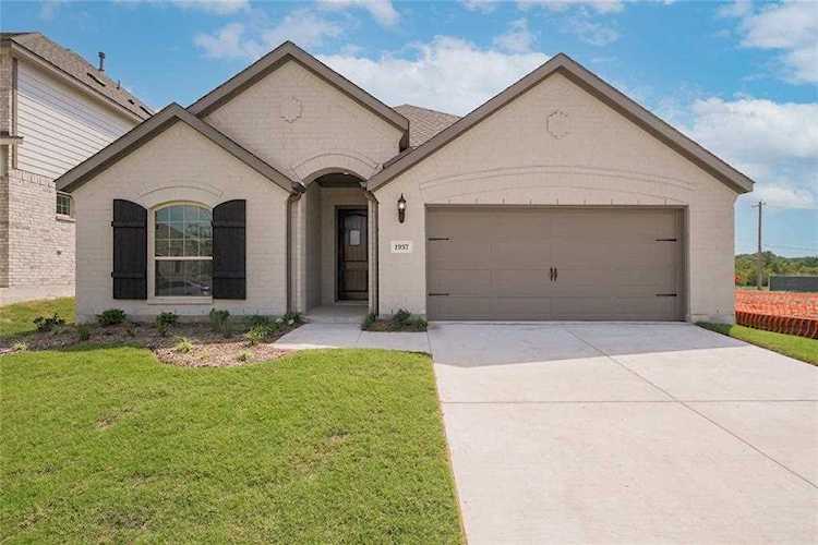 1937 Barnhill Lane Van Alstyne, TX 75495