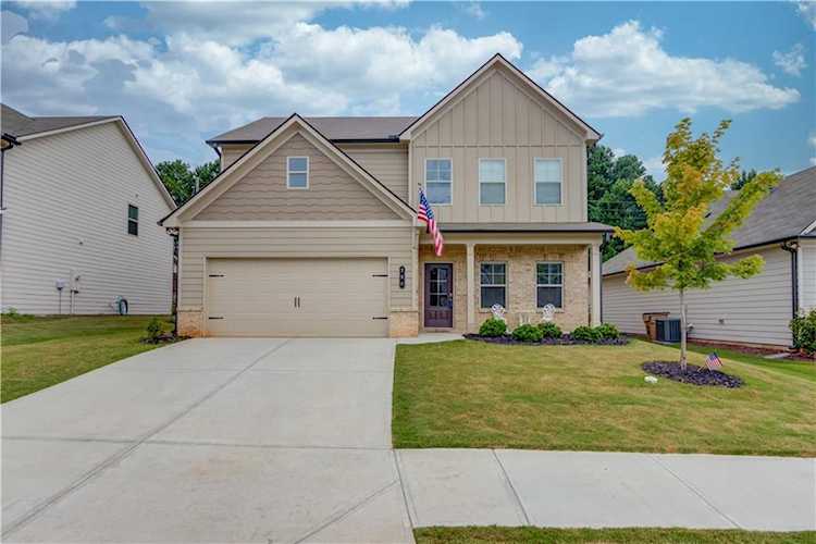 284 Brighton Park Circle Hoschton, GA 30548 | MLS 6917670 Photo 1