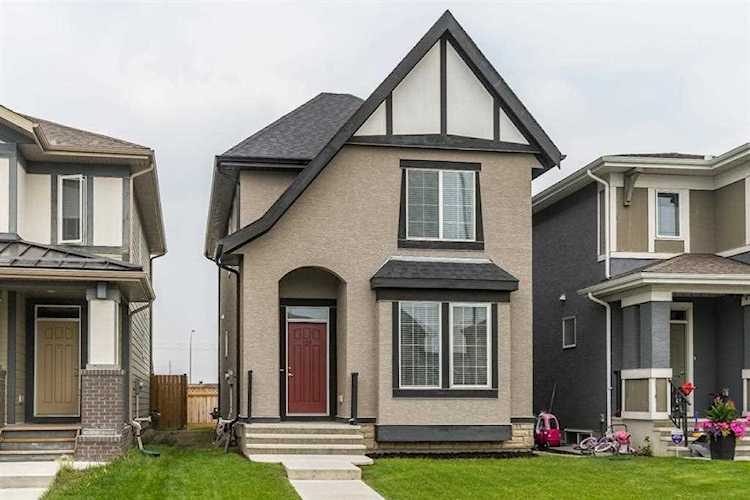158 Marquis Heights SE Calgary, AB T3M 2A8