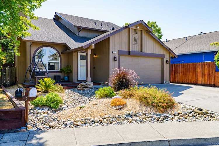 7412 Maximillian Place Rohnert Park, CA 94928