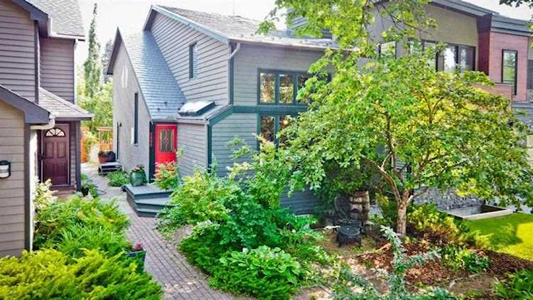 2535 7 Ave NW Calgary, AB T2N 1A5
