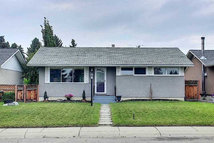 9224 Academy Dr SE Calgary, AB T2J 1A4