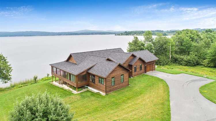 3720 Lake Rd Newport Town, VT 05857