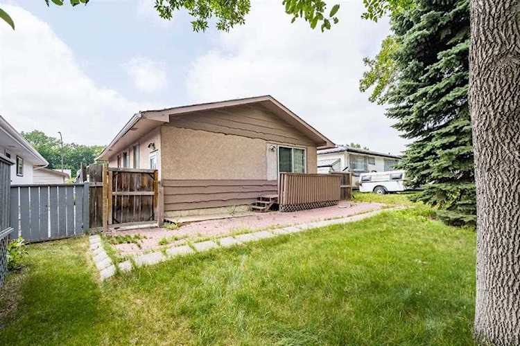 3050 30A St SE Calgary, AB T2B 0S7