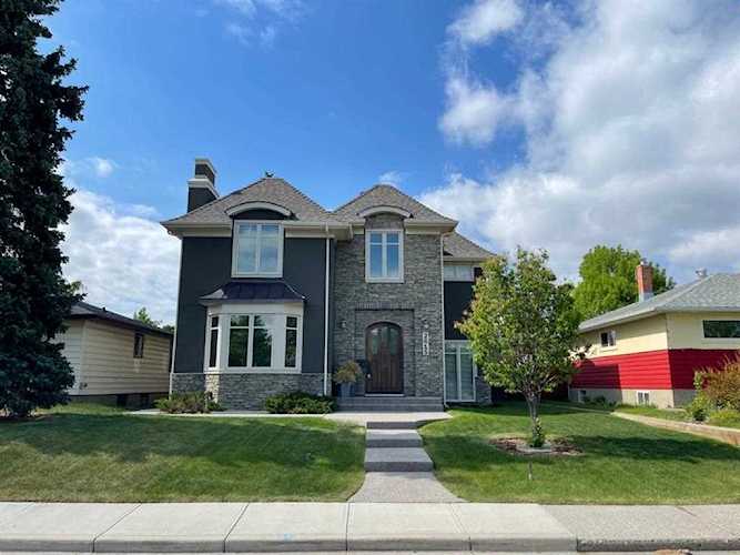 2615 12 Ave NW Calgary, AB T2N 1K7