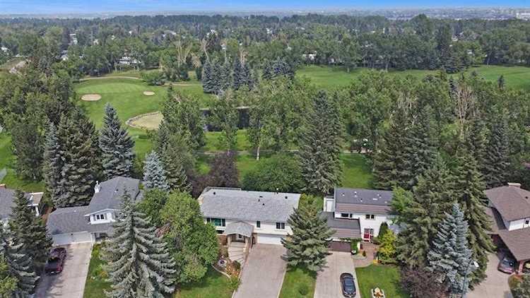 912 Mapleglade Dr SE Calgary, AB T2J 2G6