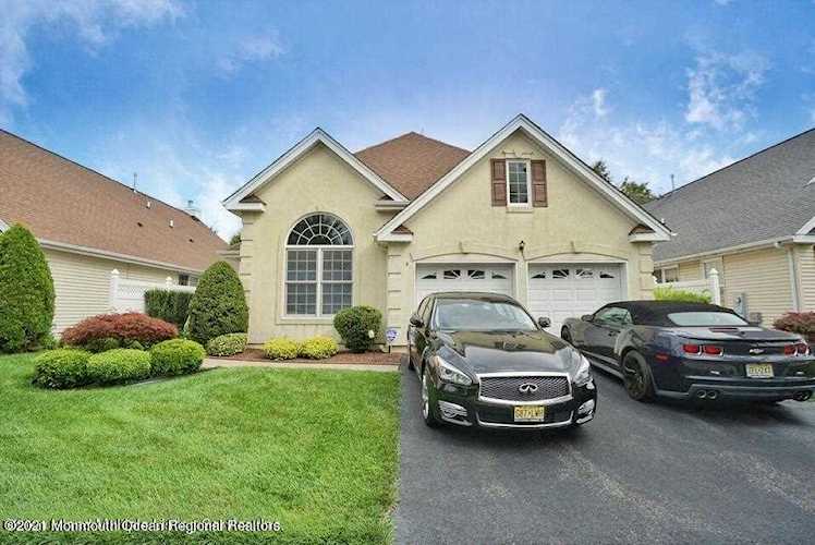 6 Chesapeake Dr Holmdel, NJ 07733