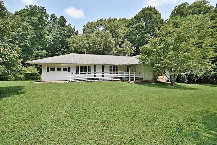 2350 Harrison Rd Lenoir City, TN 37771