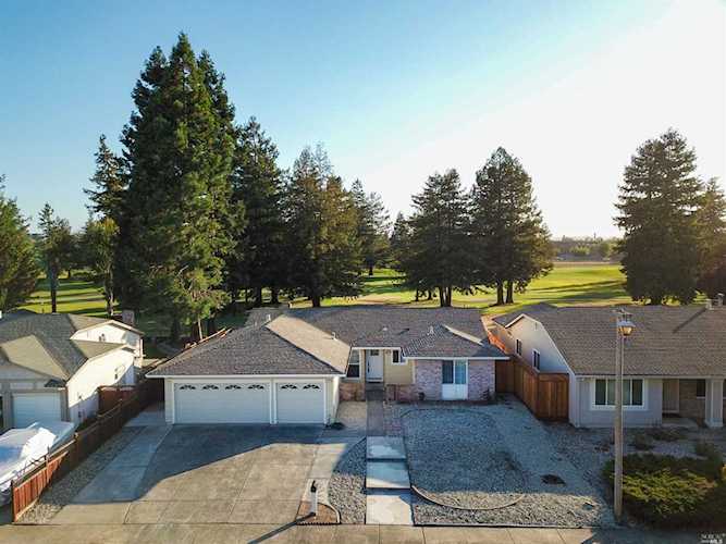 143 Fescue Way Rohnert Park, CA 94928
