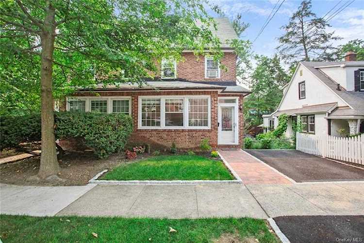 6141 Tyndall Avenue Bronx, NY 10471