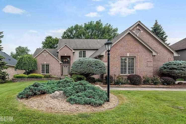 14188 Silent Woods Dr Shelby Twp, MI 48315
