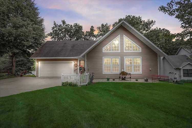 W11095 Lake View Dr Lodi, WI 53555